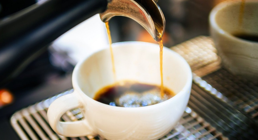 Καφές: Πόσο κοστίζει στο χέρι και πόσο στην καφετέρια -Γιατί αυξάνονται οι τιμές