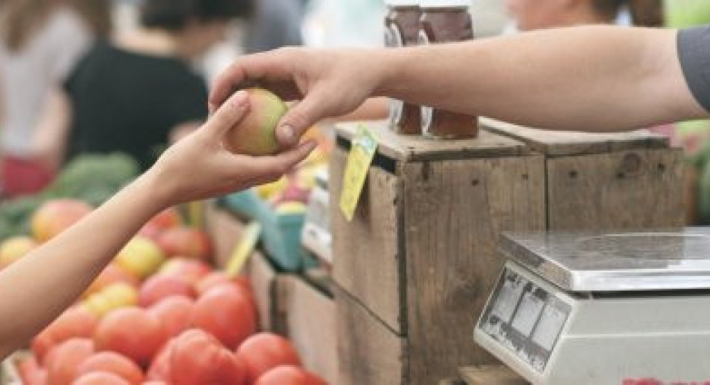 Σε δημόσια διαβούλευση νέο νομοσχέδιο με ρυθμίσεις για το τεκμαρτό εισόδημα πωλητών Λαϊκών Αγορών