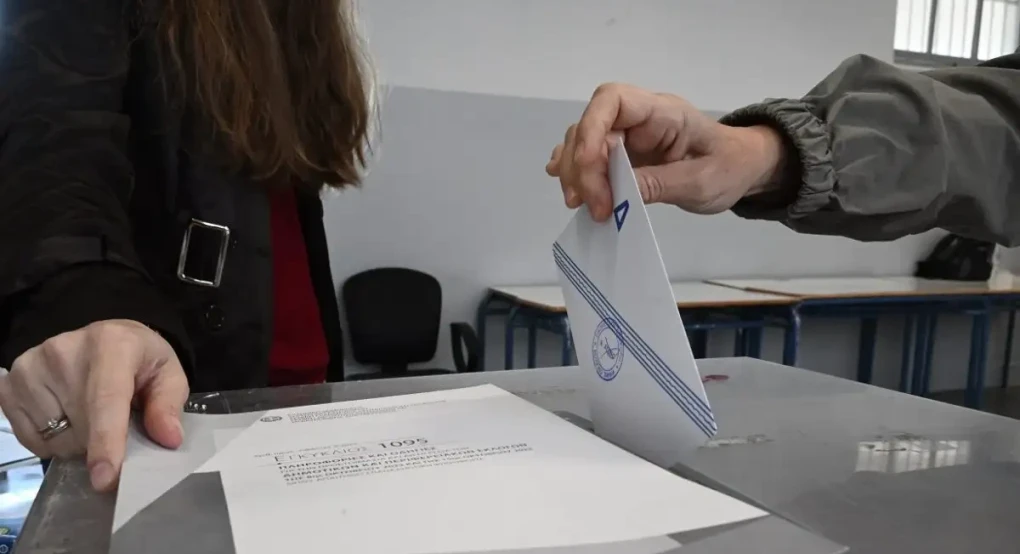 Δημοσκόπηση Pulse: Στο 16,5% η διαφορά ΝΔ και ΠΑΣΟΚ – Χαμηλές πτήσεις για τα κόμματα Καρυστιανού, Τσίπρα και Σαμαρά