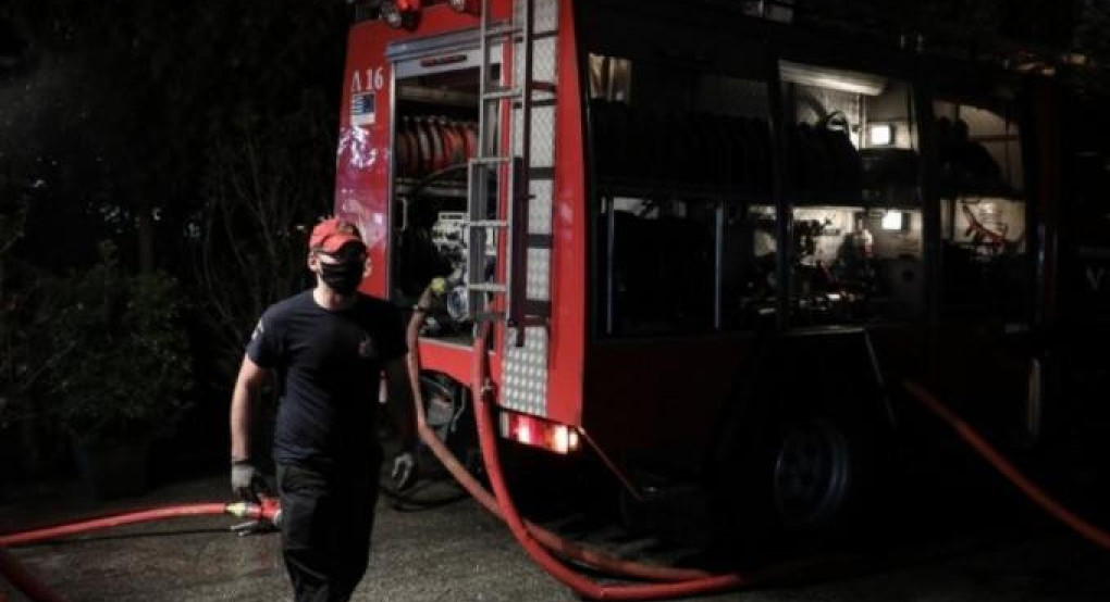 Κλειστή η Εθνική οδός Αθηνών – Θεσσαλονίκης λόγω φωτιάς στο ύψος των Μαλγάρων