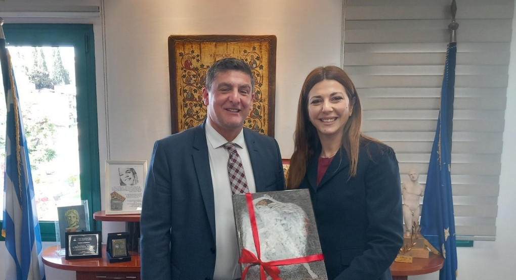 Η Υπ. Παιδείας Σοφία Ζαχαράκη στον Δήμο Πέλλας – Στο επίκεντρο η εκπαιδευτική καινοτομία και οι σχολικές υποδομές