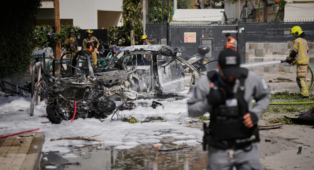 «Ο πόλεμος θα τους χτυπήσει όλους» απειλεί το Ιράν -Στις φλόγες η Μ. Ανατολή μετά την εξόντωση Λαριτζανί, όλες οι εξελίξεις