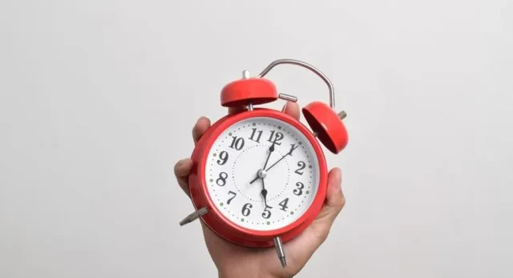 Αλλαγή ώρας 2026: Πότε γυρνάμε τα ρολόγια μια ώρα μπροστά