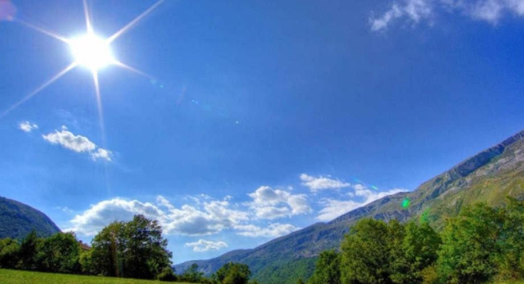 Καιρός: Άνοδος της θερμοκρασίας και ηλιοφάνεια για σήμερα - Πότε «έρχεται» η κακοκαιρία