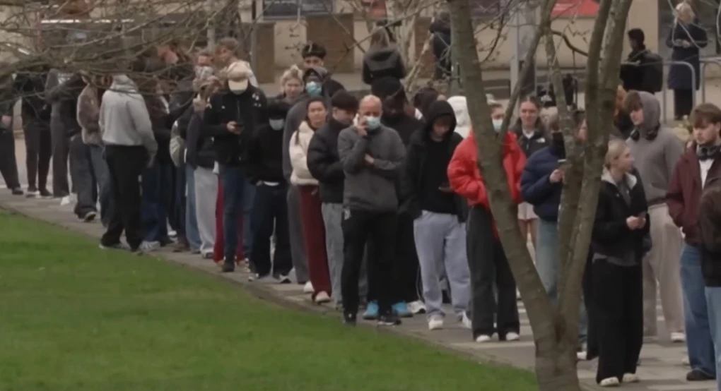 Ένα πάρτι προκάλεσε επιδημία μηνιγγίτιδας στη Βρετανία - Μαζική χορήγηση αντιβιοτικών σε νέους