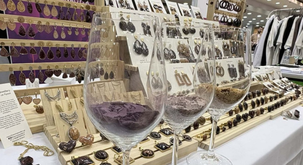 Κοσμήματα από κρασί: Μπορντοκόκκινα από Ξινόμαυρο, μελιά από Ασύρτικο