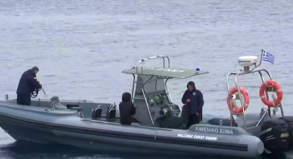 «Σβήνουν» οι ελπίδες για τον 34χρονο δύτη που παρασύρθηκε στο «πηγάδι του Διαβόλου» στα Λιμανάκια της Βουλιαγμένης