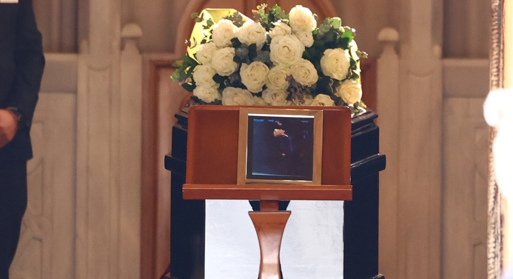 Η Ελλάδα αποχαιρετά την ανεπανάληπτη Μαρινέλλα: Πλήθος κόσμου στο λαϊκό προσκύνημα