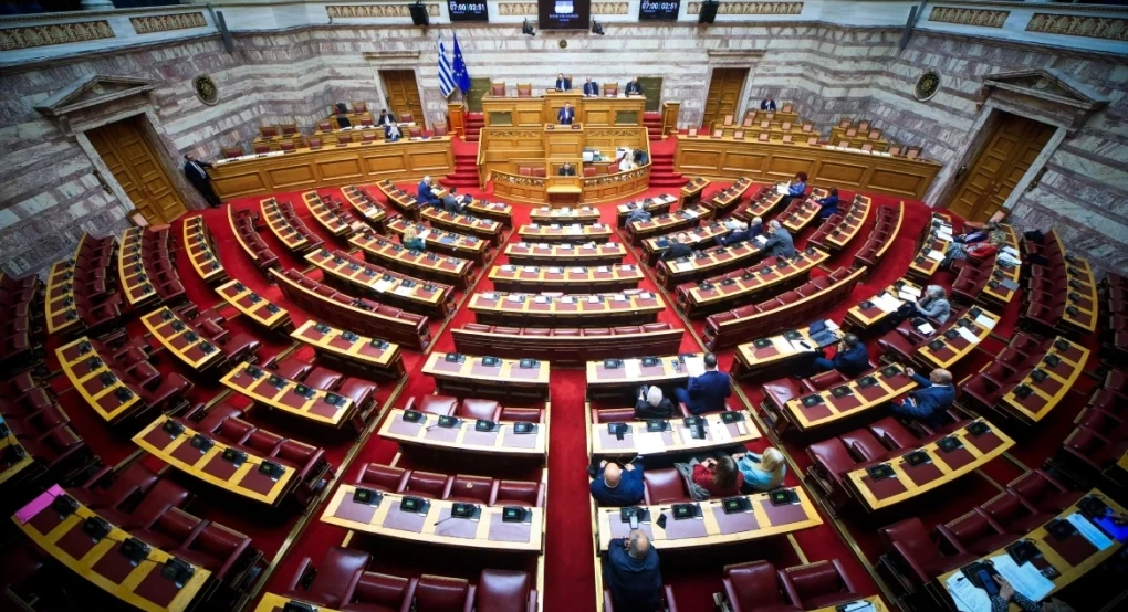 Στη Βουλή οι δύο δικογραφίες για τον ΟΠΕΚΕΠΕ, τι αναφέρουν για τις παρεμβάσεις και τις συνομιλίες βουλευτών και υπουργών