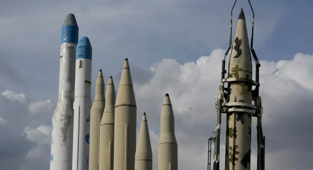 Χτύπημα σε κεντρική εγκατάσταση παραγωγής ναυτικών πυραύλων στο Ιράν – Απειλές της Τεχεράνης για ξενοδοχεία με Αμερικανούς στρατιώτες