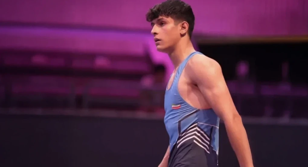 Το Ιράν κρέμασε 19χρονο παλαιστή που συμμετείχε στις διαδηλώσεις, καταγγελίες ότι τον βασάνισαν για να ομολογήσει «εχθρότητα προς τον Θεό»