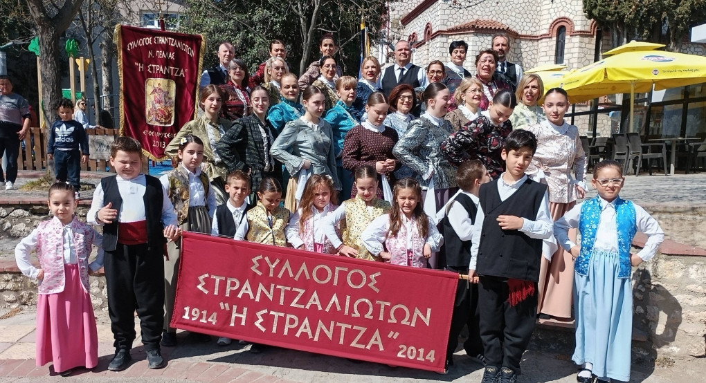 Γιαννιτσά/25η Μαρτίου: Το "άνοιγμα" της παρέλασης από τον Σύλλογο της "Στράντζας"