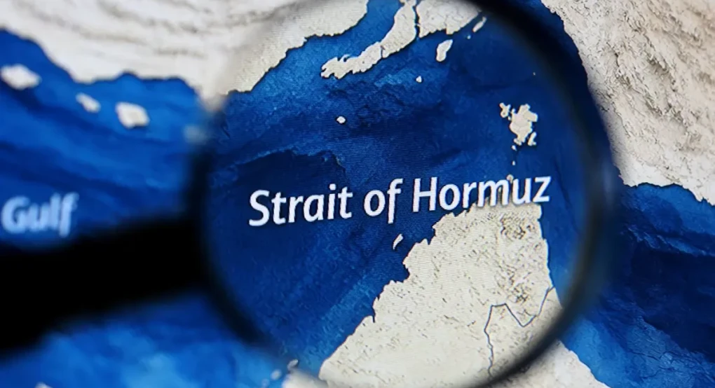 Νάρκες, πύραυλοι, χιλιόμετρα ακτογραμμής: Γιατί το Ιράν έχει το πάνω χέρι στα Στενά του Ορμούζ