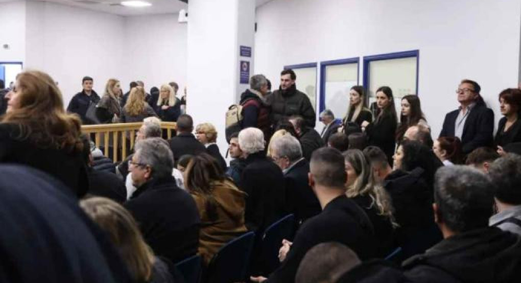 Τέμπη: «Το κράτος επιχειρεί δίκη κεκλεισμένων θυρών» - Ανακοίνωση συγγενών θυμάτων