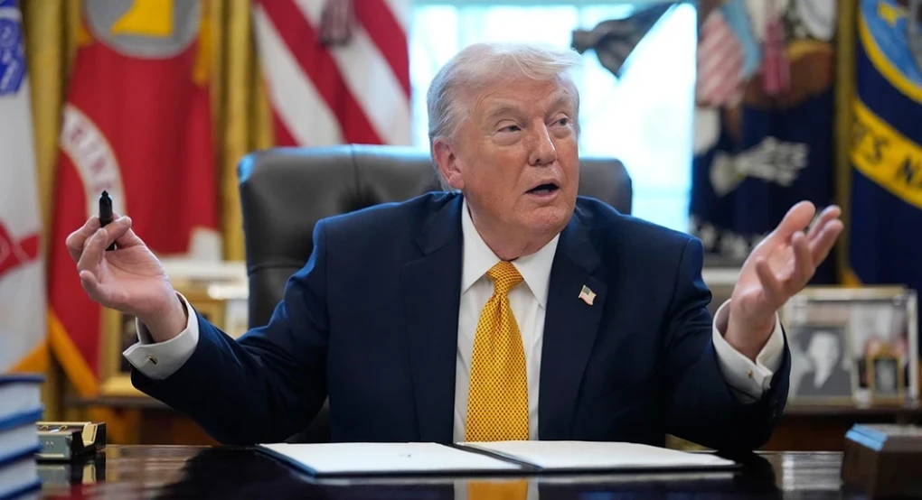 Μετά από πιέσεις η υποχώρηση του Τραμπ; – Πάγωσε τα πλήγματα στο Ιράν λίγο πριν καταρρεύσουν οι αγορές