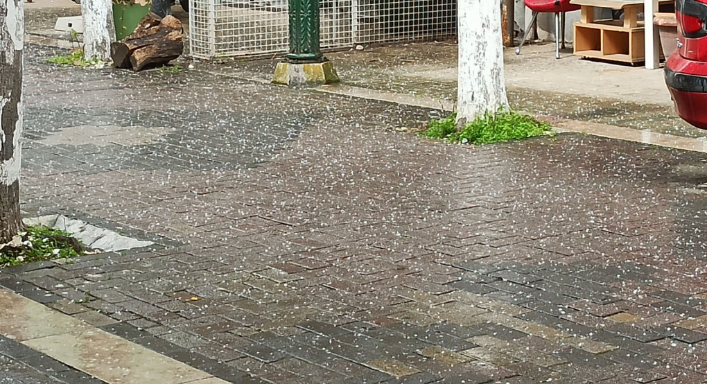 Γιαννιτσά και Καρυώτισσα "άσπρισαν" απ' το χαλάζι (φώτος, video)