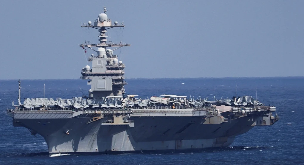 New York Times: Για 30 ώρες έκαιγε η φωτιά στο αεροπλανοφόρο USS Gerald R. Ford, ναύτες κοιμούνται σε τραπέζια ή στο πάτωμα