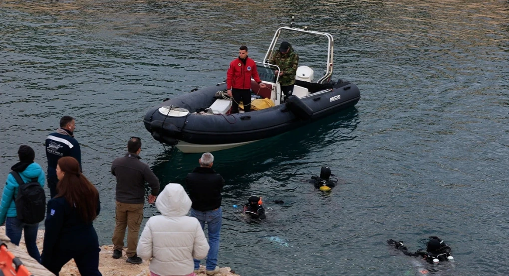 Θρίλερ στα Λιμανάκια Βουλιαγμένης: Ψάχνουν 34χρονο δύτη που χάθηκε σε θαλάσσιο πηγάδι βάθους 28 μέτρων, η ιστορία για το «Πηγάδι του Διαβόλου»