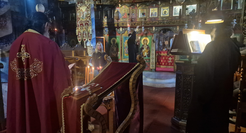 Σήμερα Μεγάλη Τετάρτη: Τελέστηκε το Μέγα Ευχέλαιο με κατάνυξη σε όλη τη χώρα