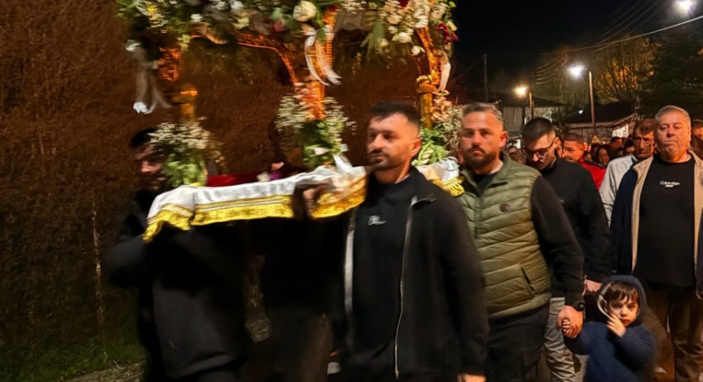 Η περιφορά του Επιταφίου στην Πιπεριά Αλμωπίας – Μια κατανυκτική βραδιά σε ένα όμορφο χωριό