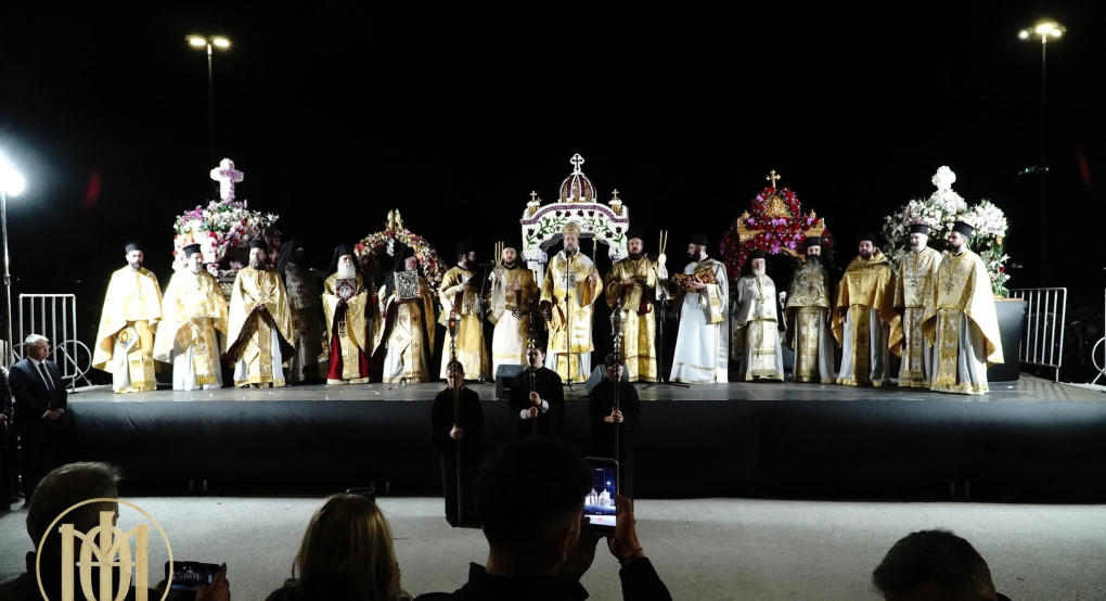 Με κατάνυξη η Ακολουθία του Επιταφίου στη Θεσσαλονίκη – Προεξήρχε ο Μητροπολίτης Φιλόθεος