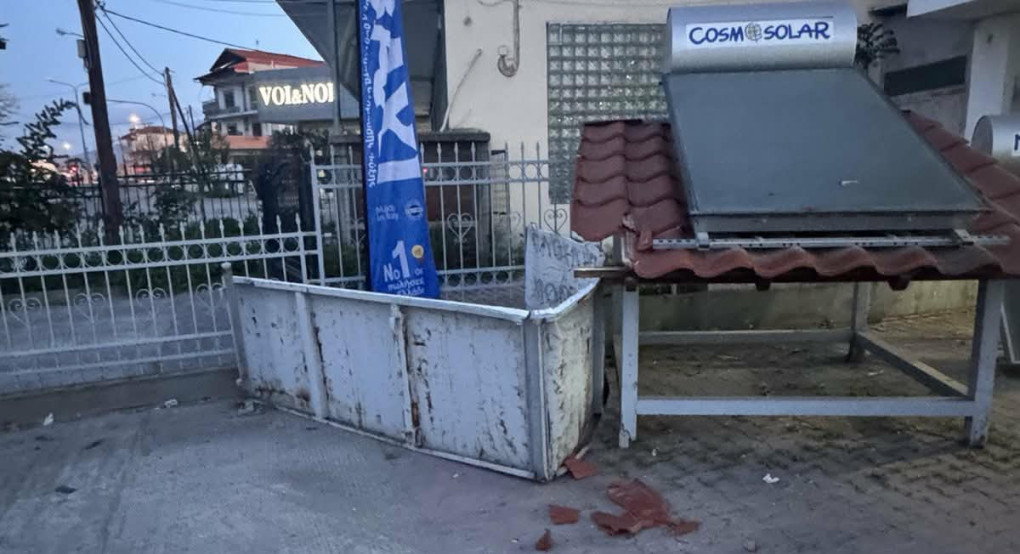 Γιαννιτσά: Εικόνα...Μεγάλης Παρασκευής μπροστά από επιχείρηση στην Παλιά Αγορά (φώτος)