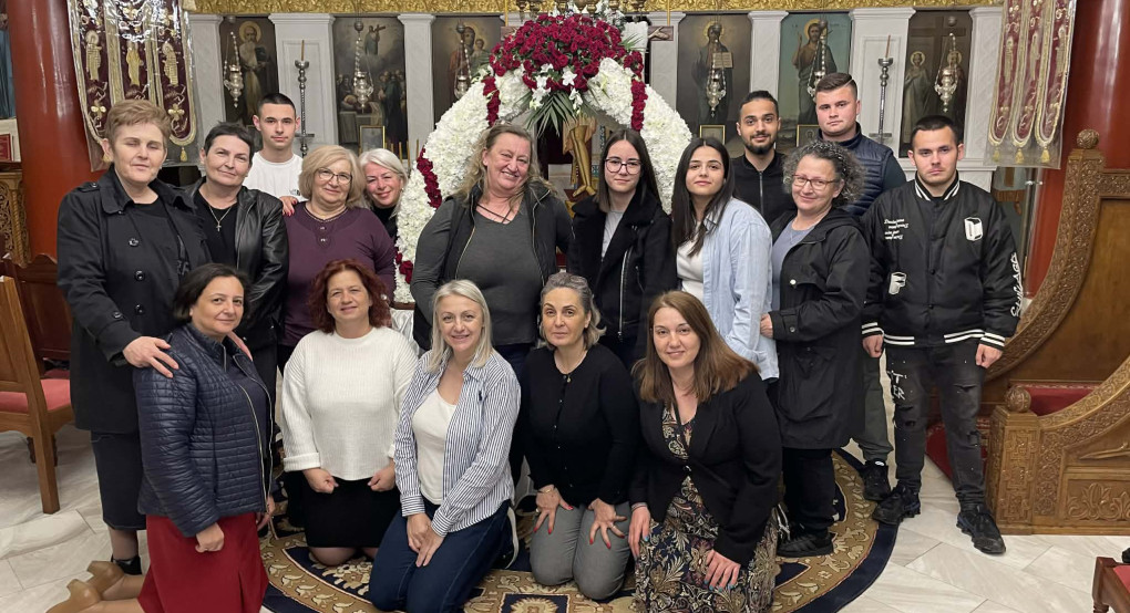 Καρυώτισσα: "Ομαδάρα" που έφτιαξε τον Επιτάφιο στον Ι.Ν. Κοιμήσεως της Θεοτόκου