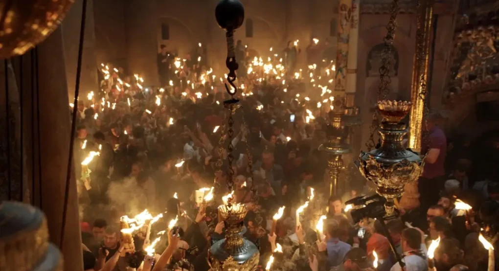 Άγιο Φως: Στα Ιεροσόλυμα το πρωί του Μεγάλου Σαββάτου η ελληνική αποστολή, xωρίς πιστούς η τελετή αφής