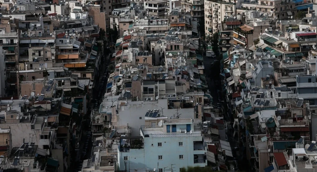 Η Ελλάδα στη 2η θέση στην ΕΕ με τη μεγαλύτερη αύξηση ενοικίων το 2025 – Σχεδόν ένας μισθός για σπίτι στην Αθήνα