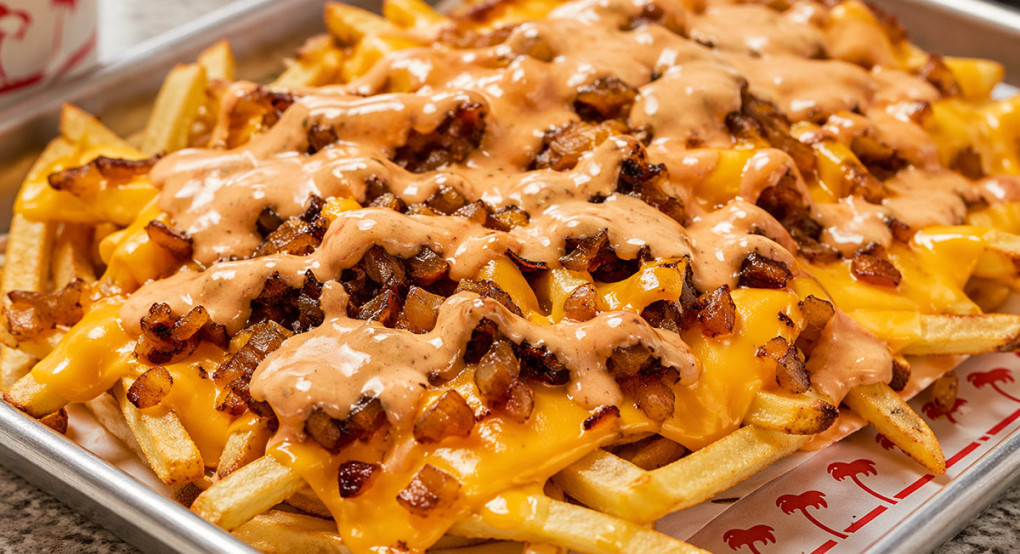 Τι είναι οι animal style πατάτες και πώς θα τις φτιάξετε στο σπίτι