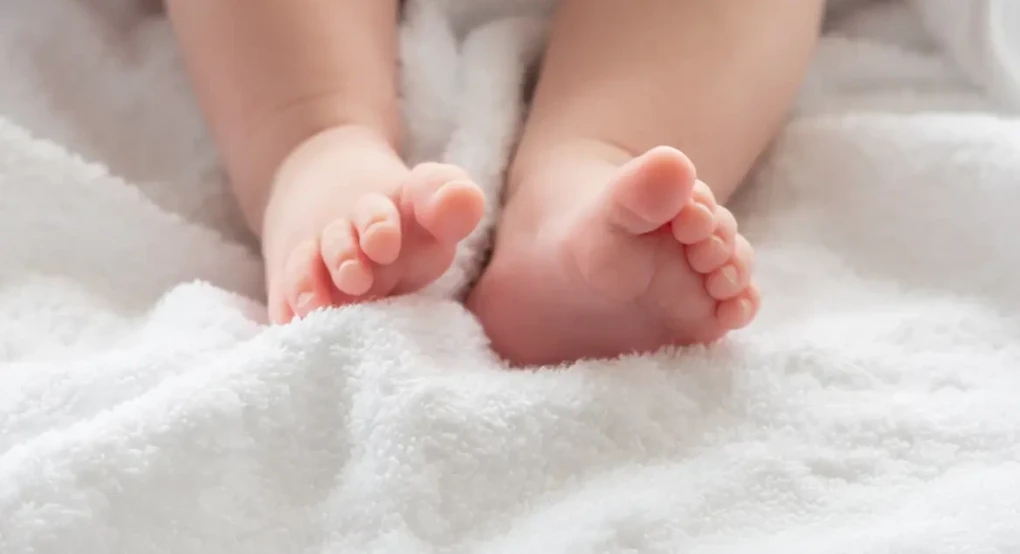 Γονείς πήραν το άρρωστο μωρό τους χωρίς έγκριση από το Νοσοκομείο Ρόδου και τώρα νοσηλεύεται διασωληνωμένο στην Αθήνα