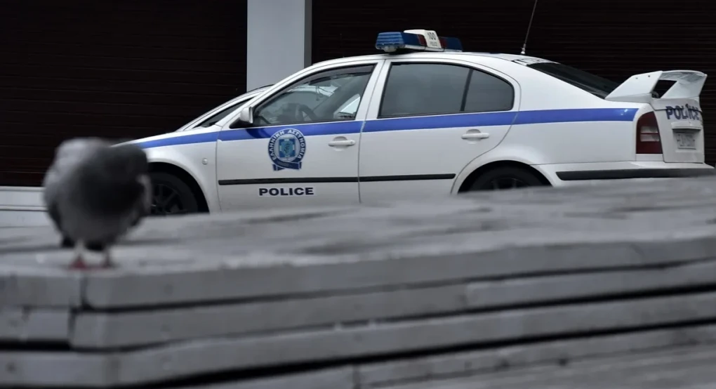 Θεσσαλονίκη: Χειροπέδες σε ιδιοκτήτρια αυτόματου πωλητή προϊόντων κάνναβης που δεν είχε “κόφτη” για ανήλικους