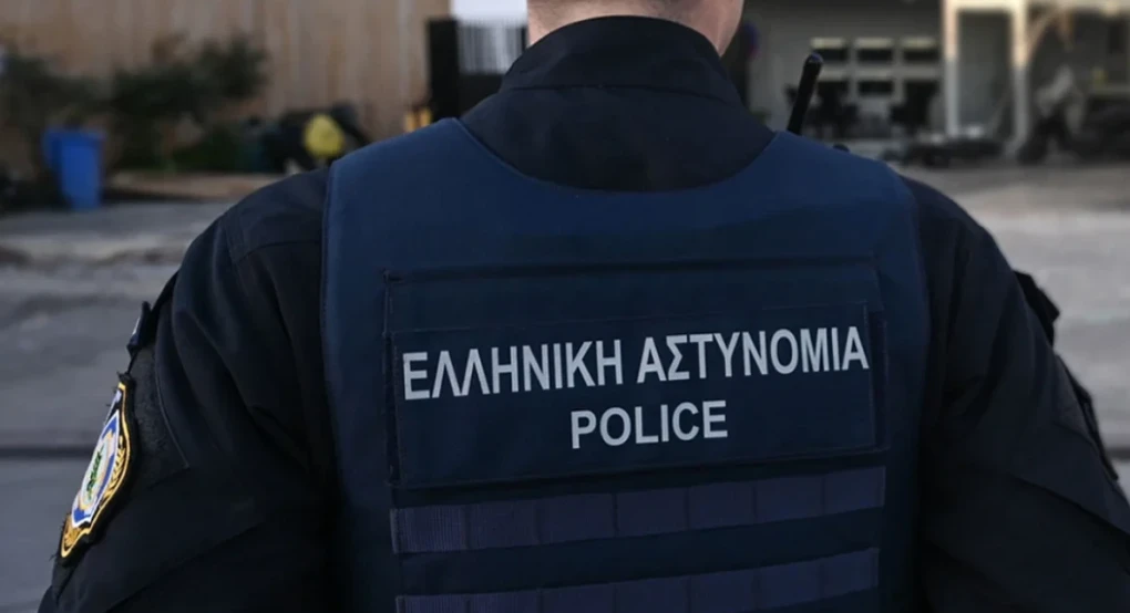 Αθώα για τους βιασμούς των παιδιών λόγω «αδυναμίας αντίληψης του αδίκου» η πρώην σύζυγος του αστυνομικού της Βουλής