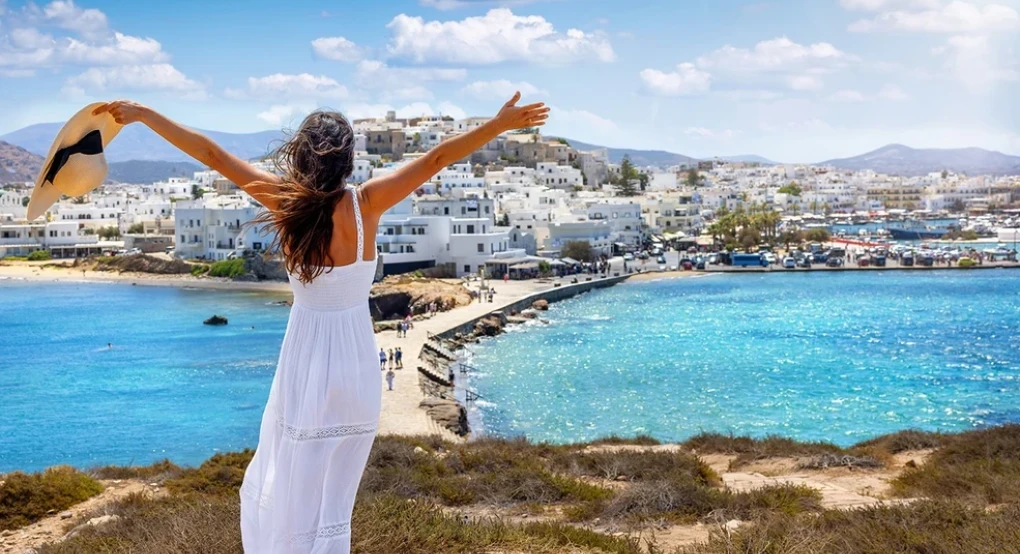 Κοινωνικός Τουρισμός 2026: Έναρξη από την 1η Μαΐου – Έως 12 δωρεάν διανυκτερεύσεις για 300.000 δικαιούχους