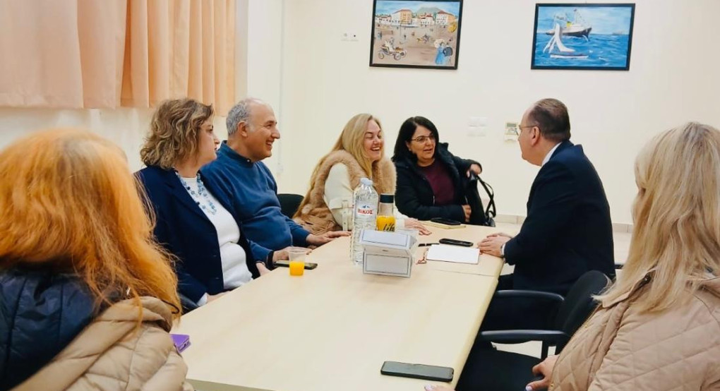 Επίσκεψη Μακάριου Λαζαρίδη στα κτηνιατρικά εργαστήρια του ΥΠΑΑΤ