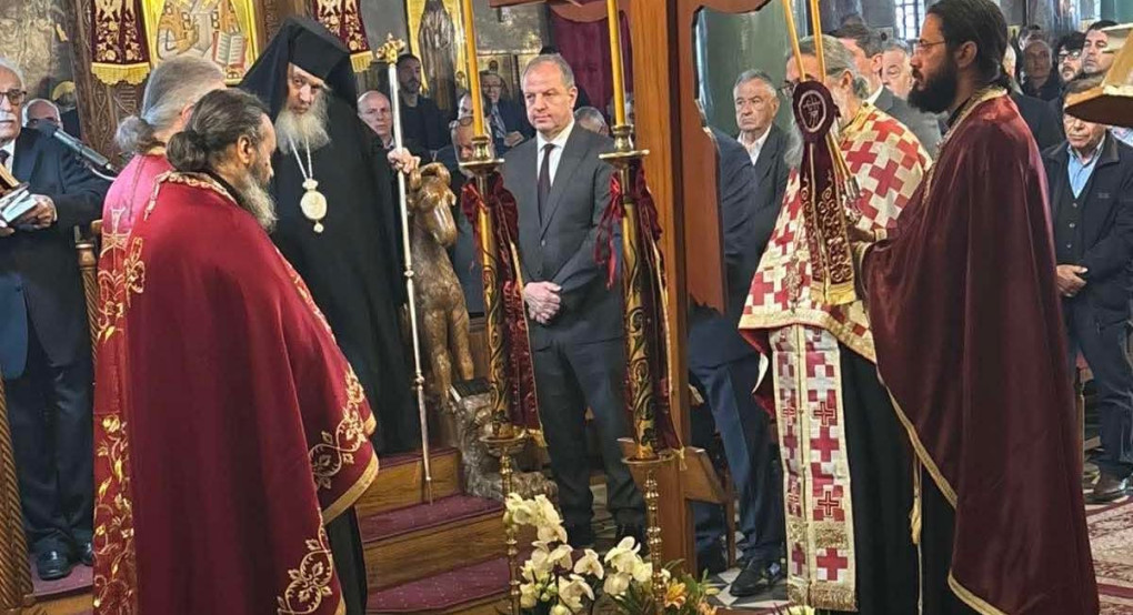 Μεγάλη Παρασκευή: Η κορύφωση του Θείου Δράματος – Παρών ο Διονύσης Σταμενίτης στη Μητρόπολη Γιαννιτσών