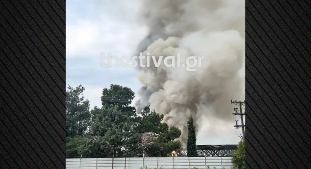 Συναγερμός από το 112 για τη φωτιά στο Ωραιόκαστρο – “Μείνετε σε εσωτερικούς χώρους, κλείστε πόρτες και παράθυρα”