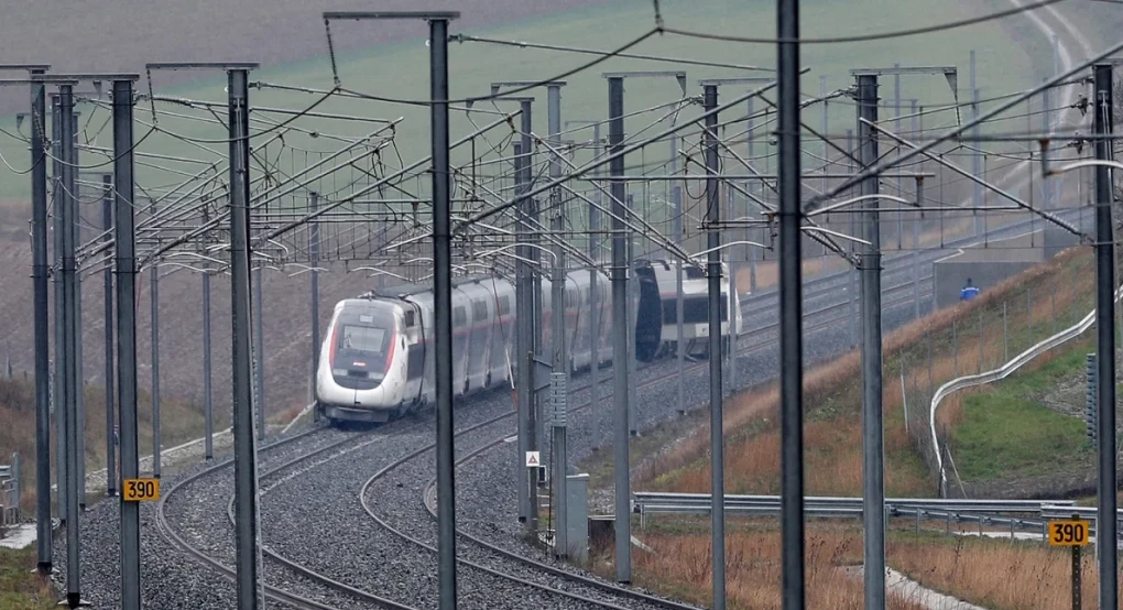 Γαλλία: Τρένο συγκρούστηκε με στρατιωτικό όχημα στο Πα-ντε-Καλαί - Τουλάχιστον ένας νεκρός και αρκετοί τραυματίες