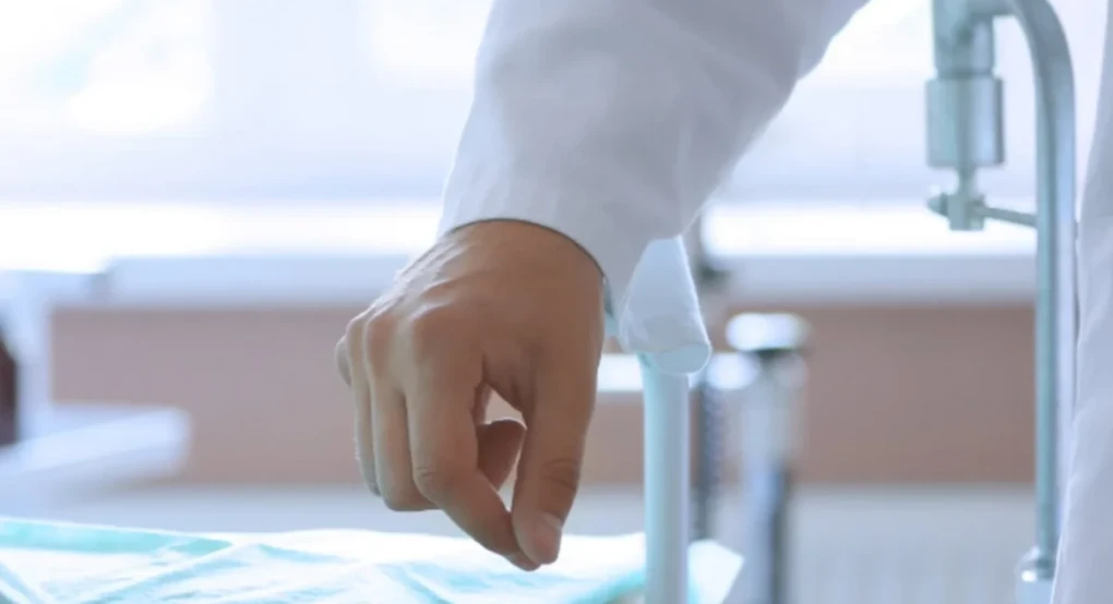 Ρόδος: Ελεύθερος μέχρι τη δίκη στο Εφετείο ο 70χρονος γυναικολόγος που είχε καταδικαστεί για ασέλγεια και βιασμό 21 ασθενών