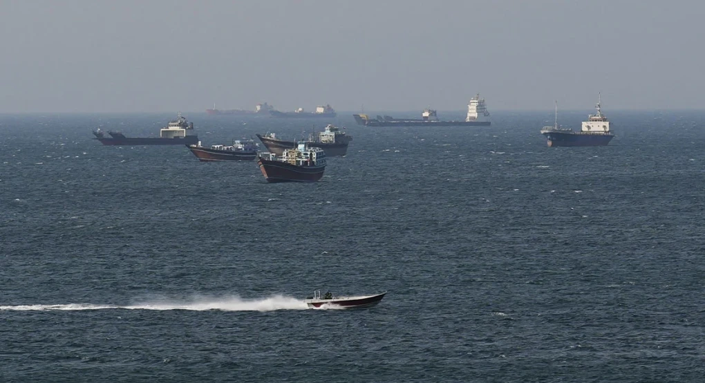 Οι ΗΠΑ πιέζουν για συμφωνία και διατηρούν τον αποκλεισμό κατά του Ιράν, διεθνείς κινήσεις για τα Στενά του Ορμούζ