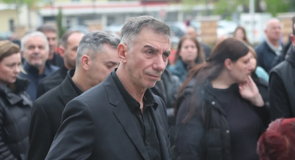Συγκίνηση στο τελευταίο αντίο για τον Στέφανο Μπορμπόκη, έκλαψε ο αδελφός του