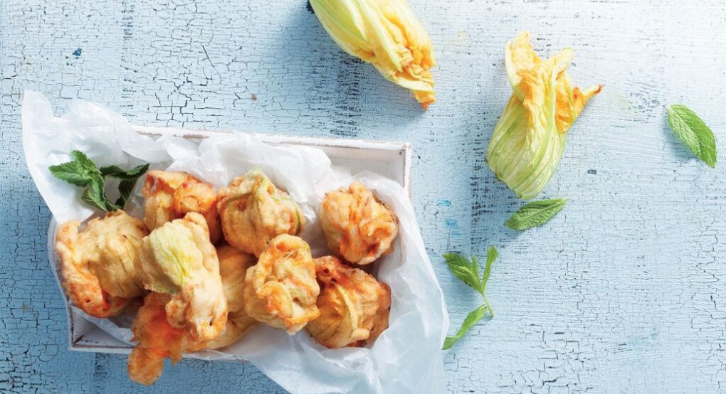 Συνταγή για λαχταριστούς ντολμάδες - Κολοκυθοανθοί γεμιστοί με φέτα