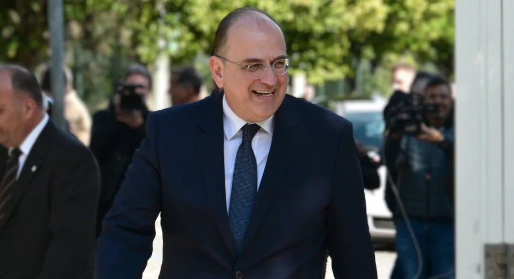 Το παρασκήνιο πίσω από τη στήριξη Λαζαρίδη από την κυβέρνηση ενόψει της συζήτησης στη Βουλή την Πέμπτη