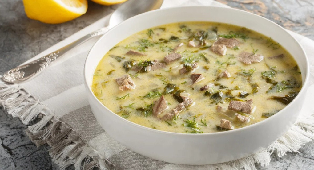 Συνταγή για μαγειρίτσα που βγαίνει πάντα τέλεια