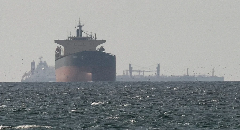 Το Ιράν καλεί τα πλοία να ακολουθούν νέες διαδρομές στα Στενά του Ορμούζ λόγω κινδύνου ναρκών