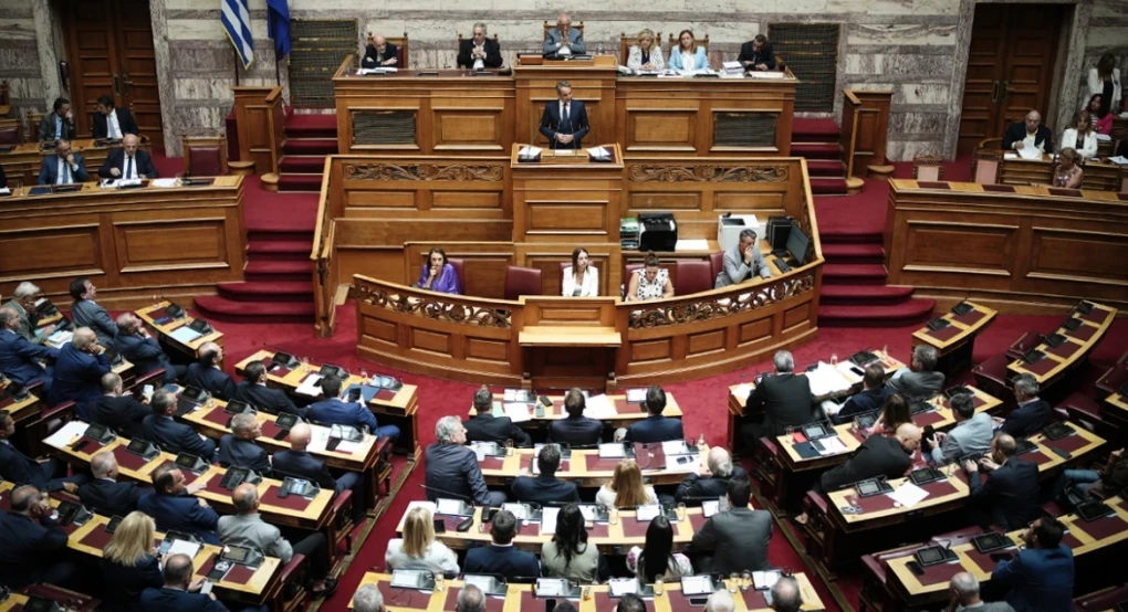 Πολιτικός πυρετός για τη συζήτηση για το κράτος δικαίου στη Βουλή την Πέμπτη: Με θεσμικές τομές η ΝΔ, το ενδεχόμενο πρότασης μομφής ζυγίζει η αντιπολίτευση