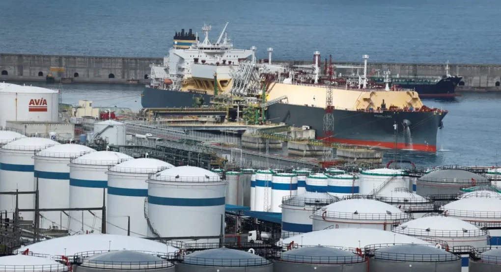 Πετρέλαιο και φυσικό αέριο: Σε χαμηλό επτά εβδομάδων οι τιμές – Γιατί δεν ανεβαίνουν παρά το τεράστιο πρόβλημα εφοδιασμού