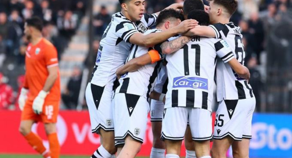 Μία «γροθιά» ο ΠΑΟΚ ενόψει ΑΕΚ και... τελικών