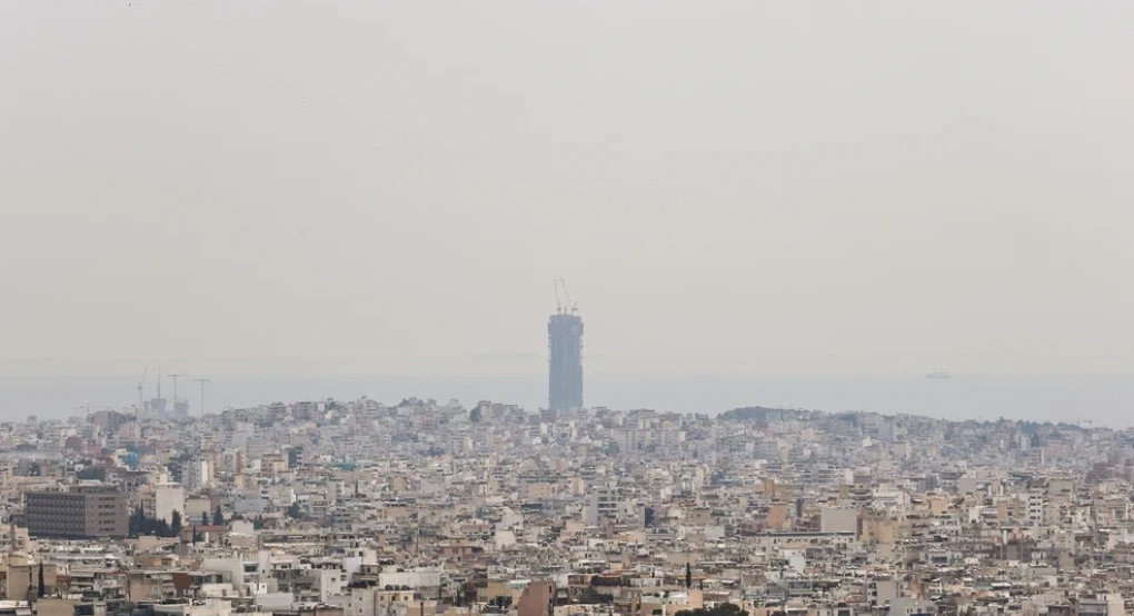 Καιρός: «Πνιγμένη» στην αφρικανική σκόνη η χώρα – Νεφώσεις, βροχές και άνεμοι