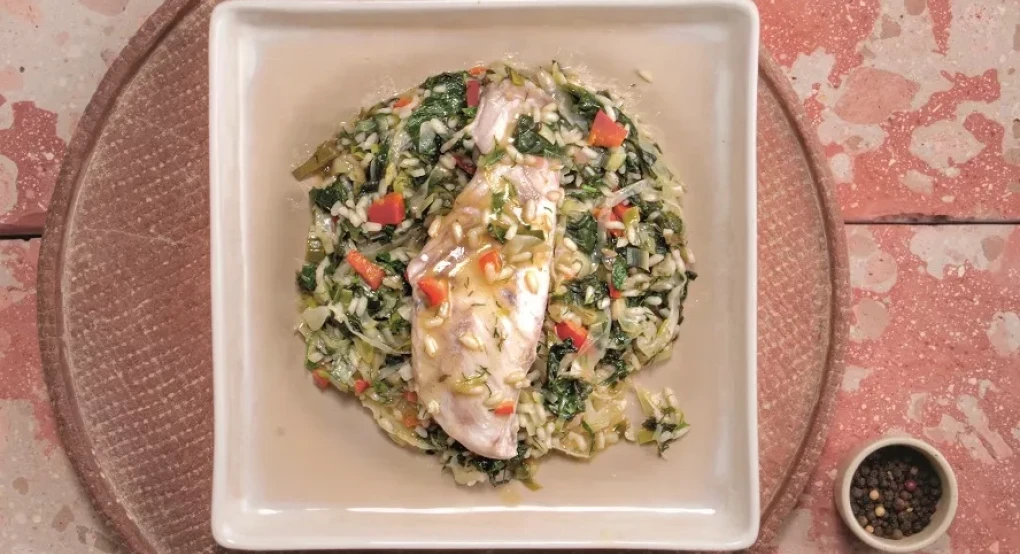 Το μενού της ημέρας -Σπανακολαχανόρυζο με αχνιστό ψάρι